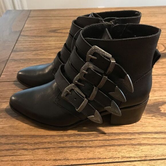 Steve  Madden  Billey booties‎ - Picture 1 of 7